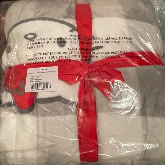 Hello Kitty Full/Queen Checkered Plush 90 x 90 Throw Blanket NWT - Picture 2 of 3